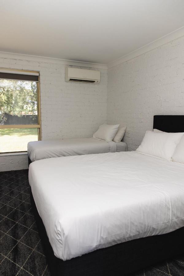 شيلهاربور Lakeview Hotel Motel المظهر الخارجي الصورة
