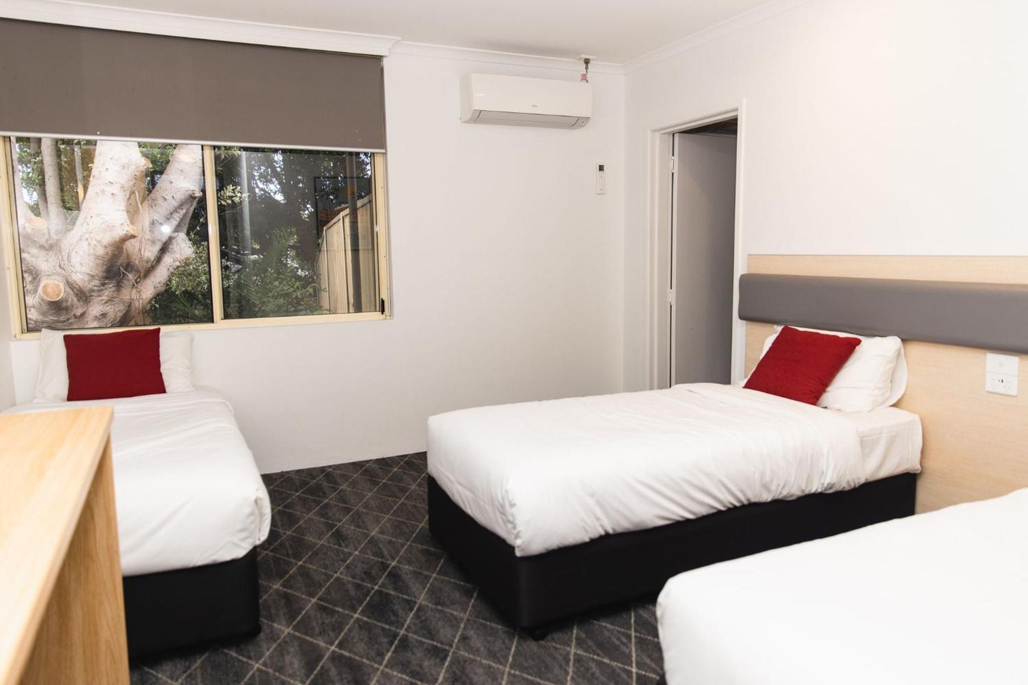 شيلهاربور Lakeview Hotel Motel المظهر الخارجي الصورة