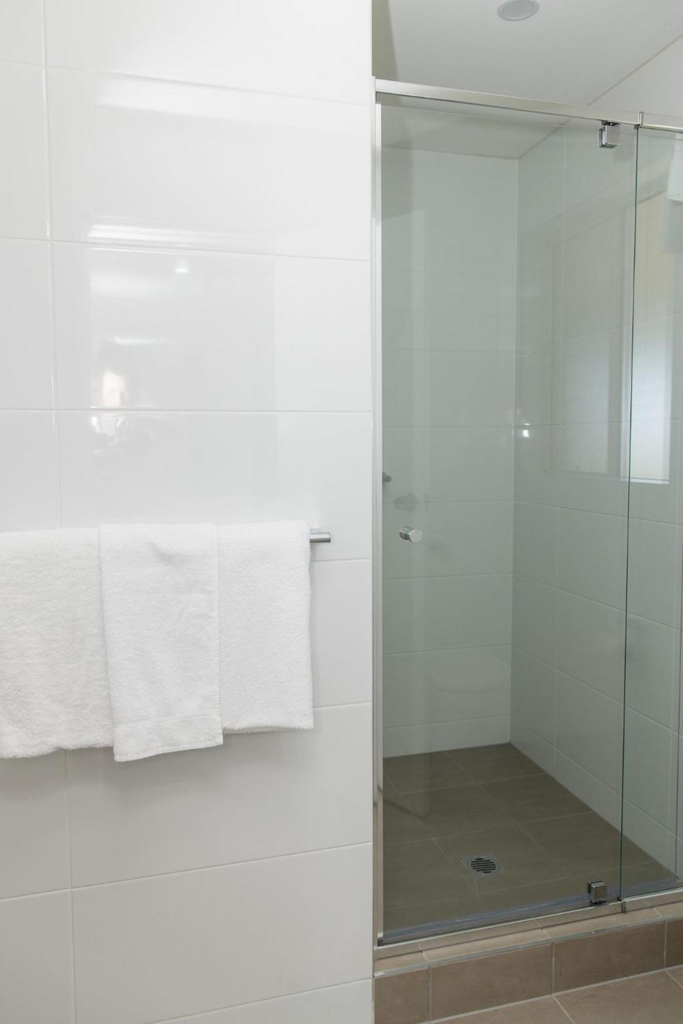 شيلهاربور Lakeview Hotel Motel المظهر الخارجي الصورة