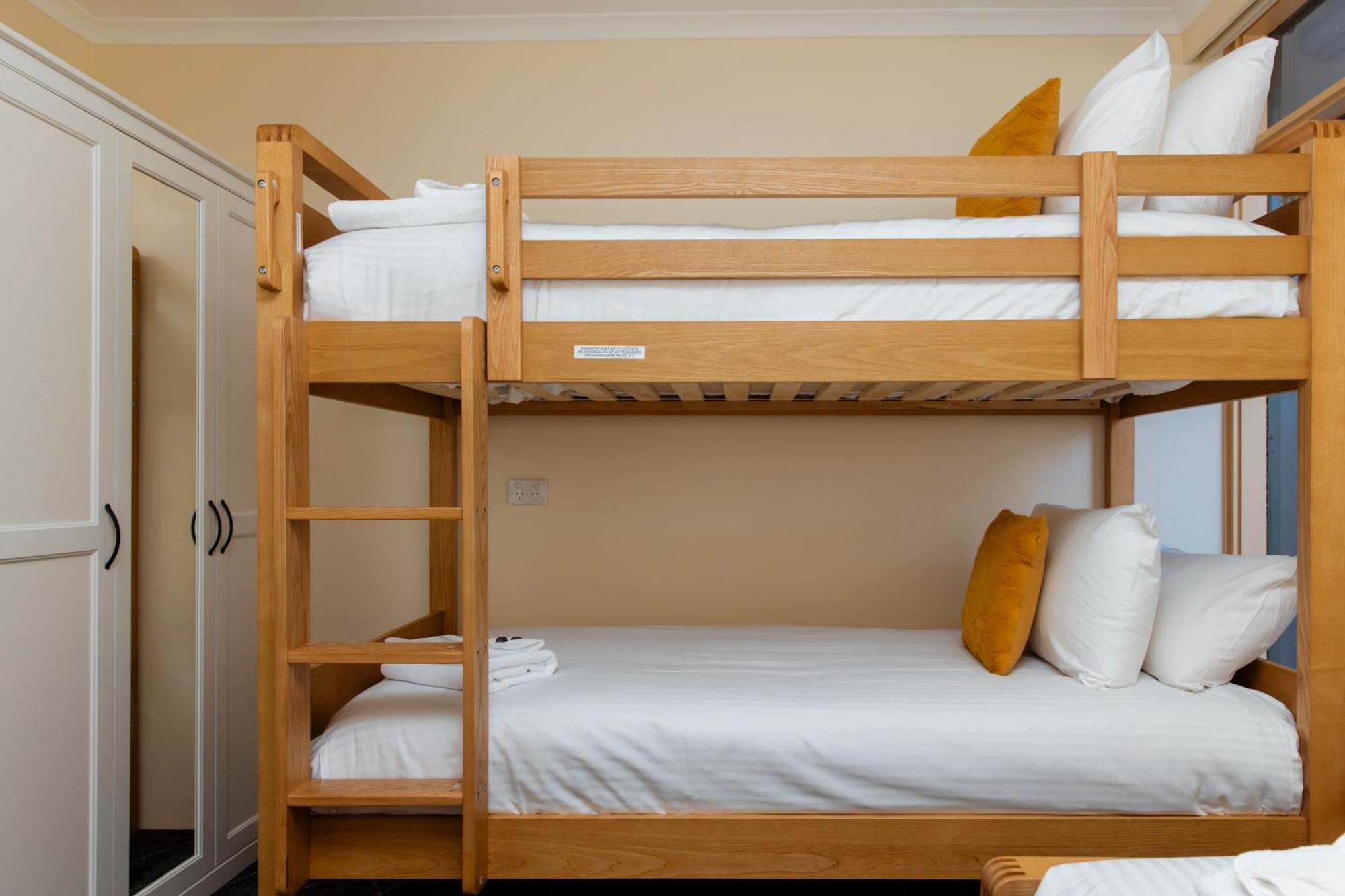 شيلهاربور Lakeview Hotel Motel المظهر الخارجي الصورة